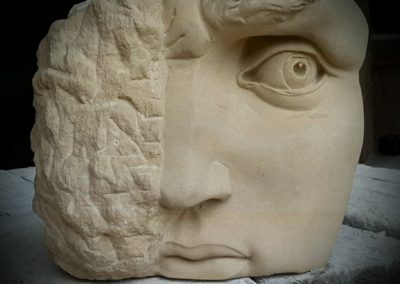 Sculpture en pierre de Caen - Portion du David de Michel Ange